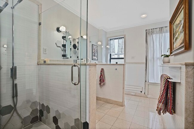 Building Photo - 389 12th St