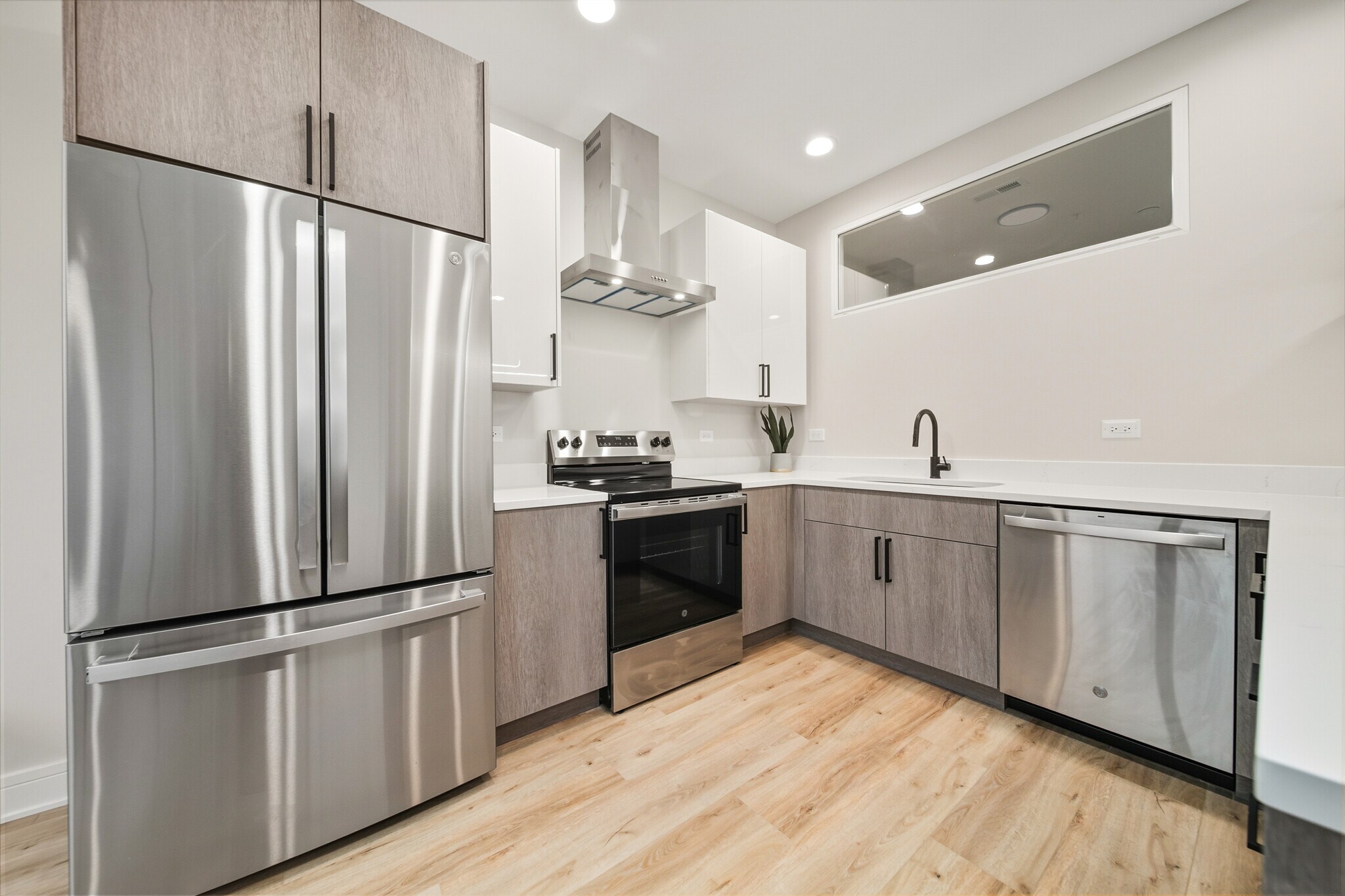 Building Photo - 4015 Prairie Ave