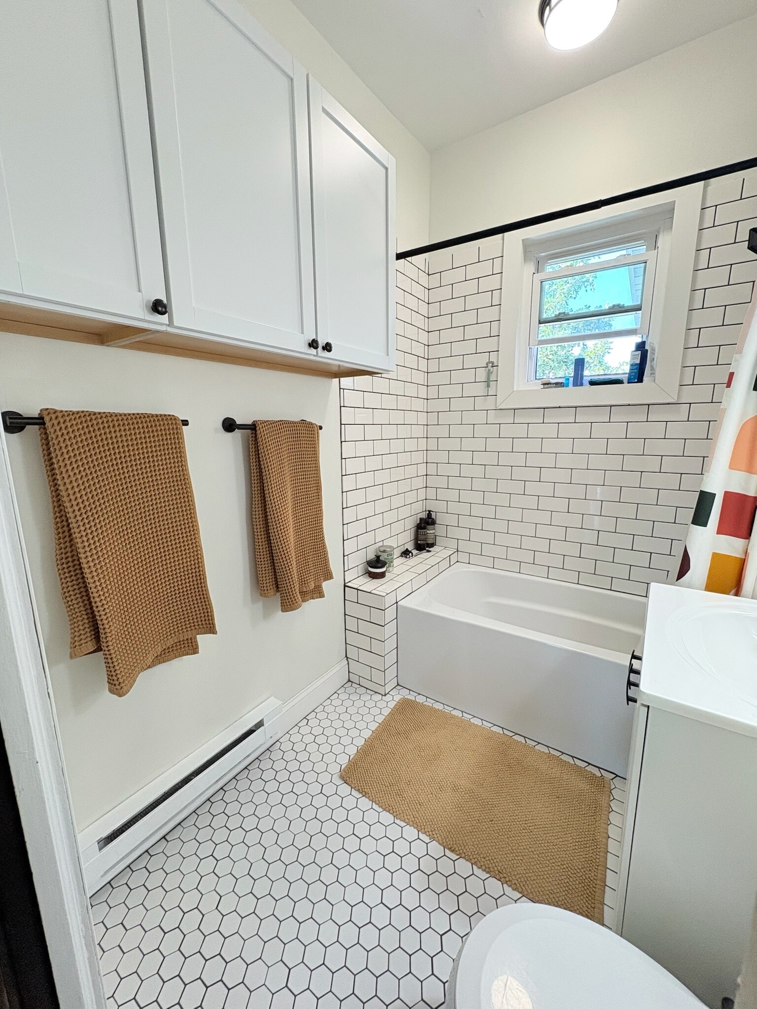 Bathroom - 2900 NE Tyler St