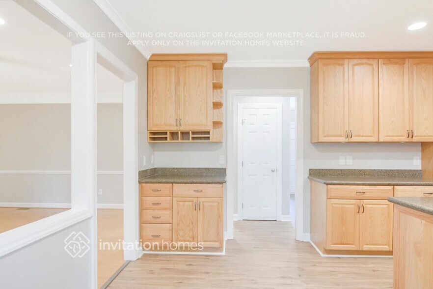 Building Photo - 305 Durington Pl