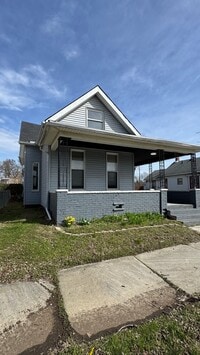 Building Photo - Charming 3-Bedroom Home with Convenient Lo...