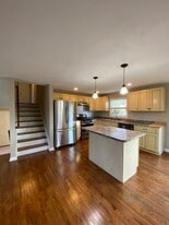 Building Photo - 112 Meadow River Dr