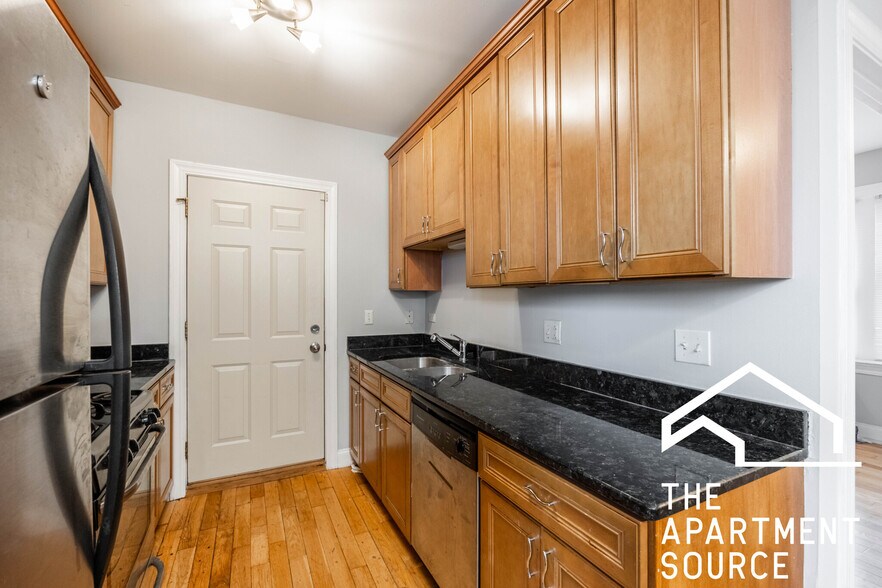 Building Photo - 4548 W George St