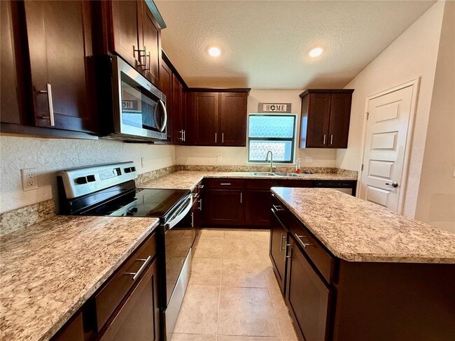 Building Photo - 330 Citrus Pointe Dr