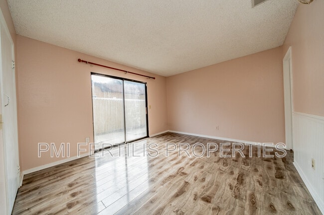 Building Photo - 1506 Webster St