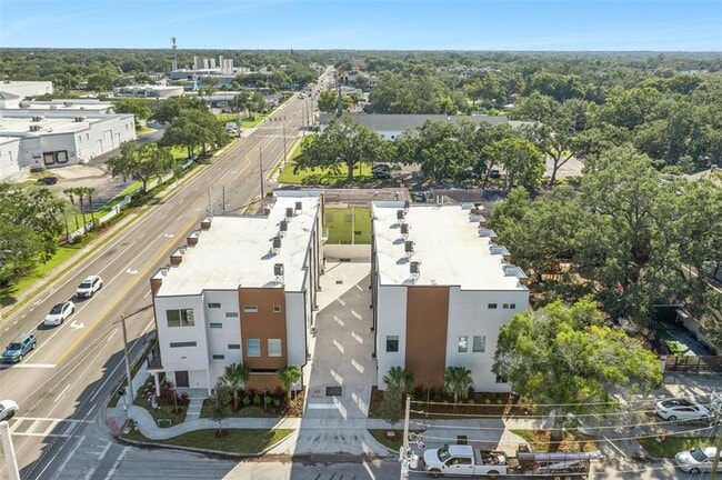 Building Photo - 544 N Bumby Ave