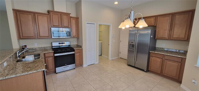 Building Photo - 108 Flame Vine Way