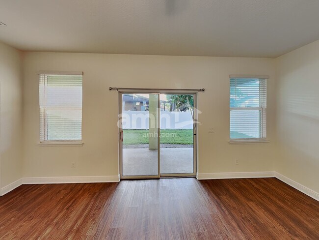 Building Photo - 1324 Celery Ave