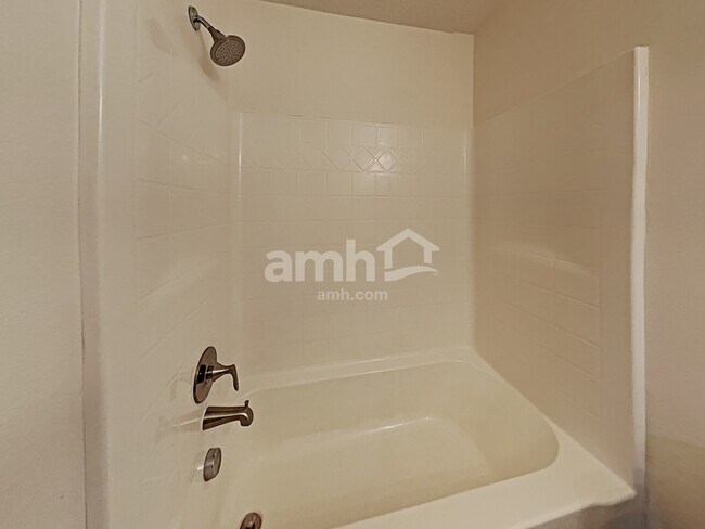 Building Photo - 4454 N Longabaugh Way