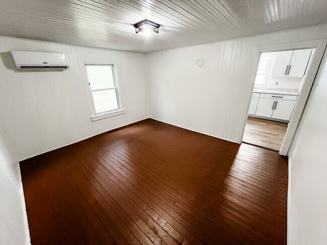 Building Photo - 308 Cook Ave