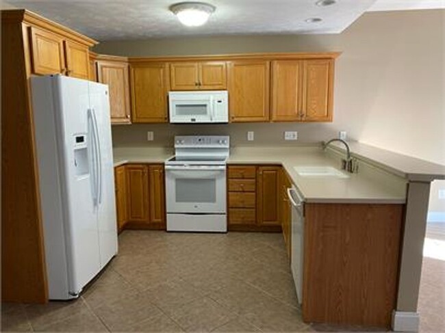 Building Photo - 102-114 Wintergreen