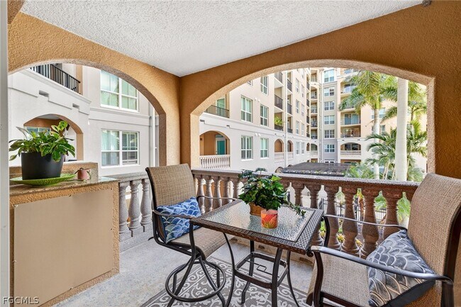 Building Photo - 2825 Palm Beach Blvd