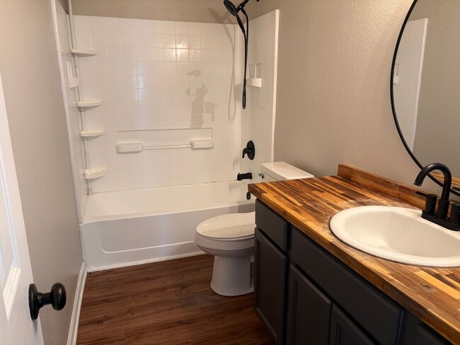 Building Photo - 116 Wax Myrtle Ct