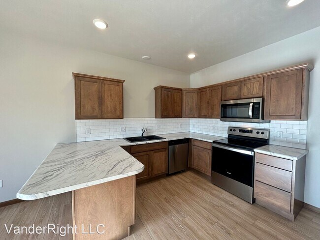 Building Photo - 4 br, 3.5 bath House - 3701 E Siasconset Pl