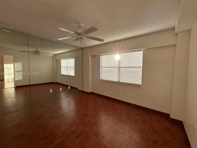 Building Photo - 16508 NE 26th Ave