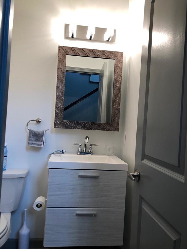 Building Photo - 1707 Sage St