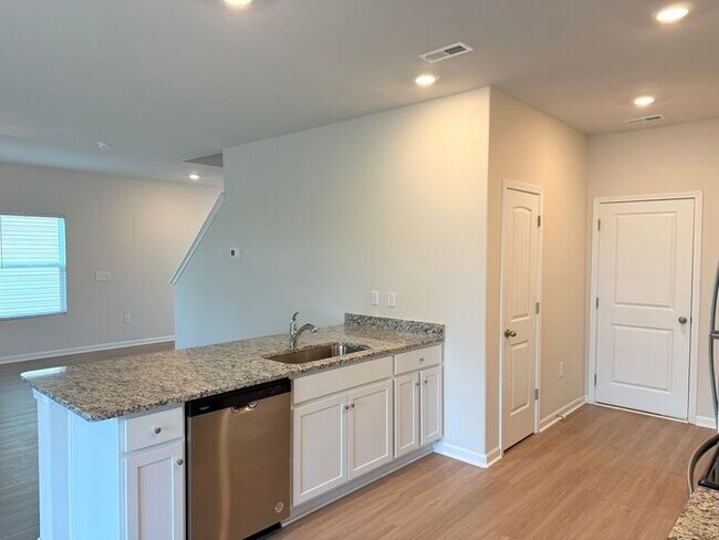 Building Photo - T.R. Lawing Realty Property