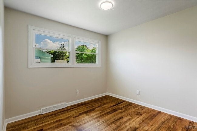 Building Photo - 222 Wilber St