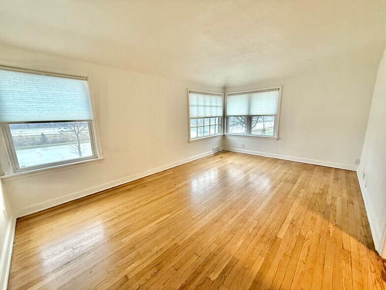 Building Photo - 4950 N Port Washington Rd