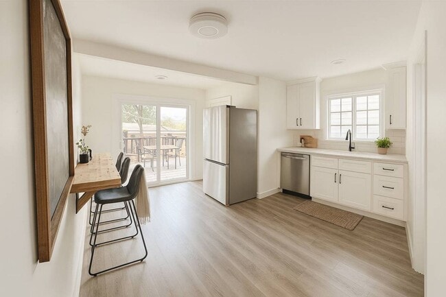 Building Photo - Beautifully Remodeled 3 Bedroom 1 Bath House