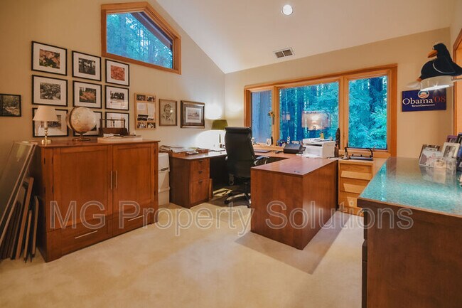 Building Photo - 7079 Lucas Valley Rd