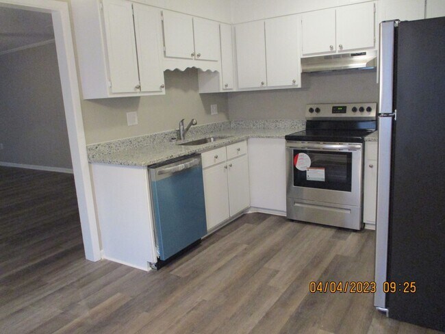 Building Photo - Nice 3Bedroom Ranch in South Augusta