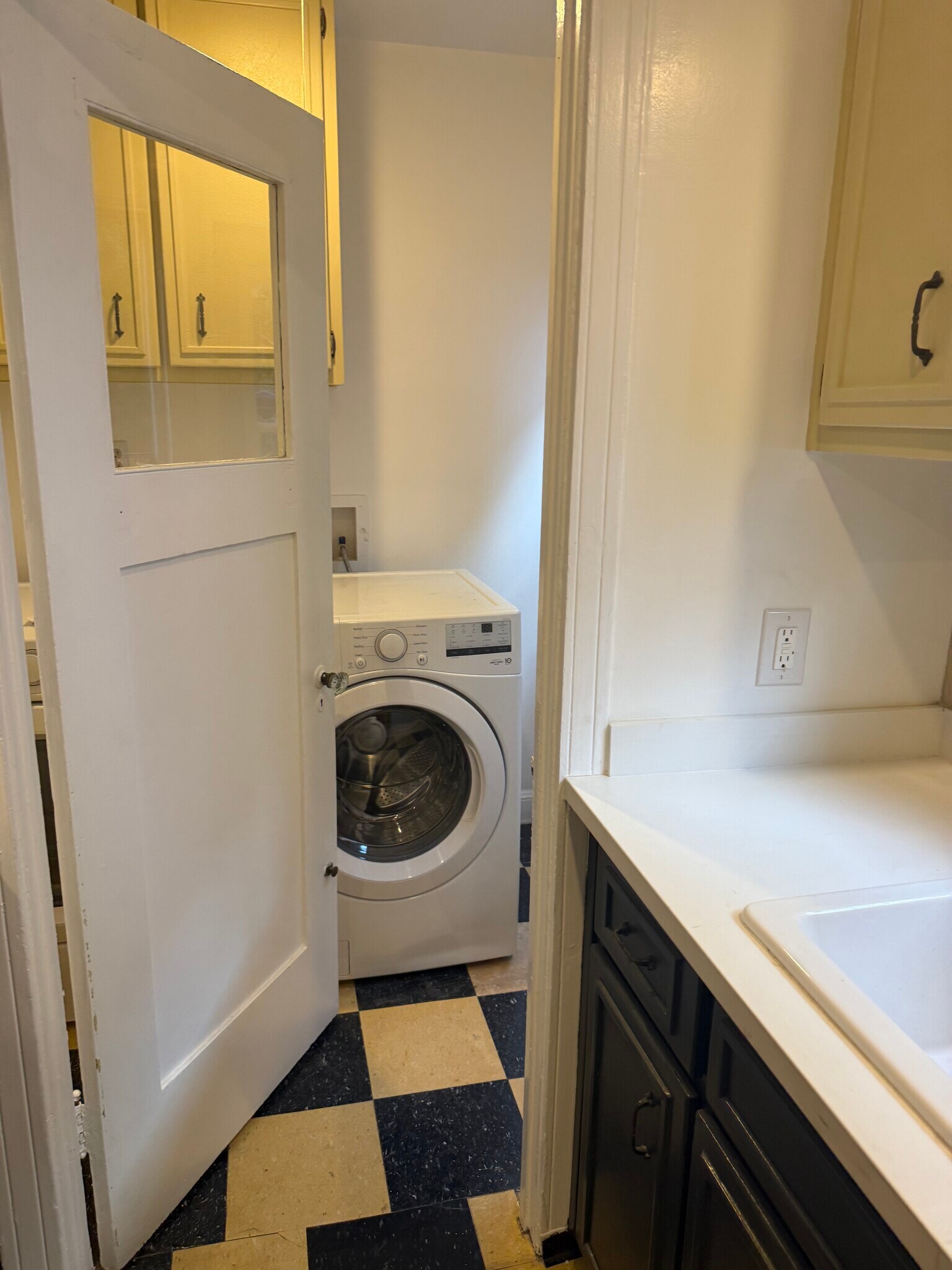 Building Photo - 1234 Keniston Ave