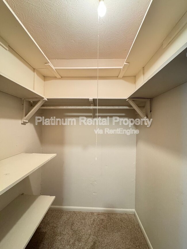 Building Photo - 3825 Lavista Rd