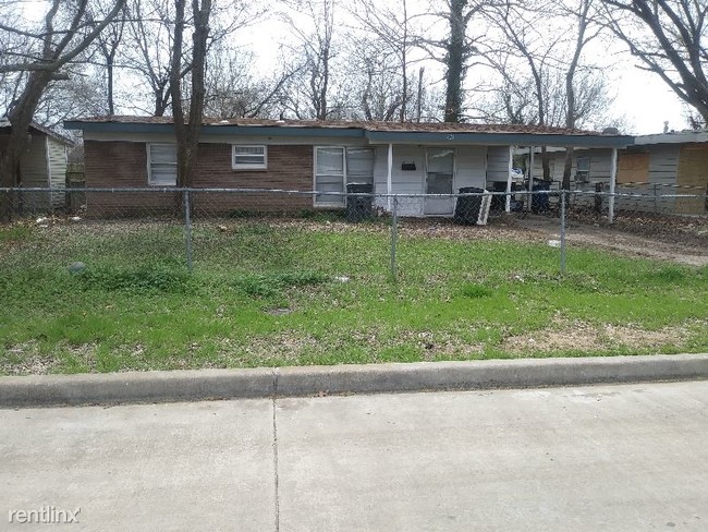Primary Photo - 624 E 52nd St N