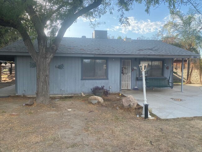 Primary Photo - 9715 Glenn St