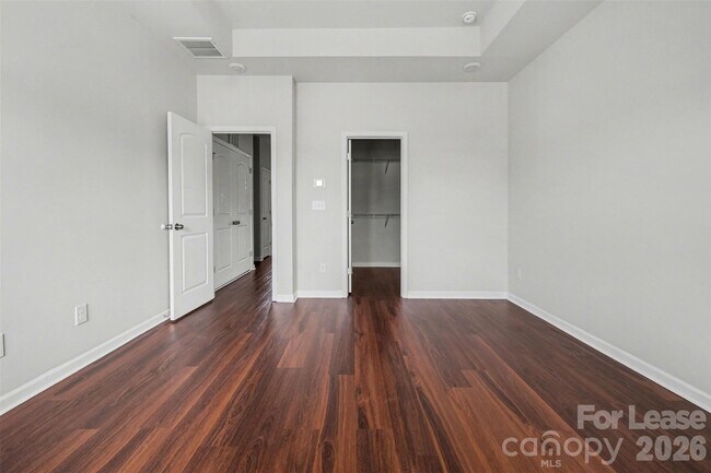 Building Photo - 10016 Hemingway Pl