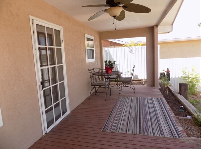 Building Photo - 502 Laura Ct