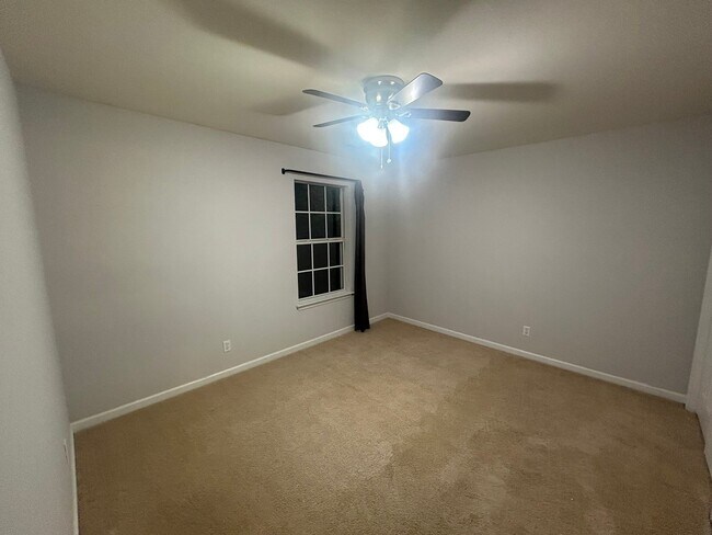Building Photo - 510 Huntington Ridge Dr