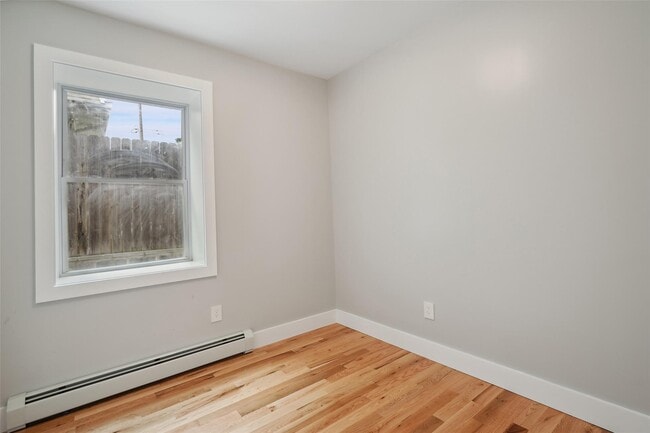 Building Photo - 405 Grand St