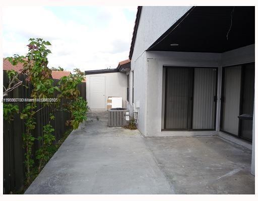 Building Photo - 4860 SW 152nd Pl