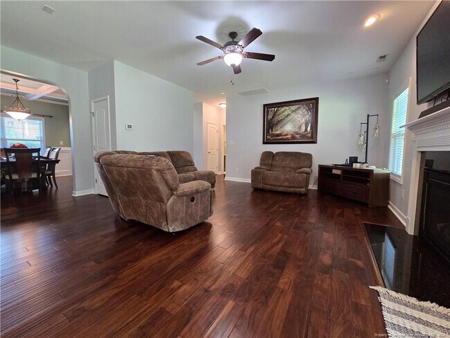 Building Photo - 410 Sedgefield Dr