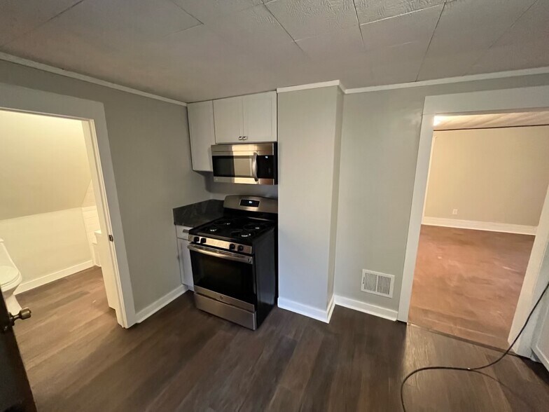 Building Photo - 1826 5th St