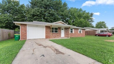 Building Photo - 1006 Joye St