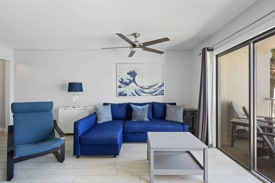 Building Photo - 8743 Thomas Dr