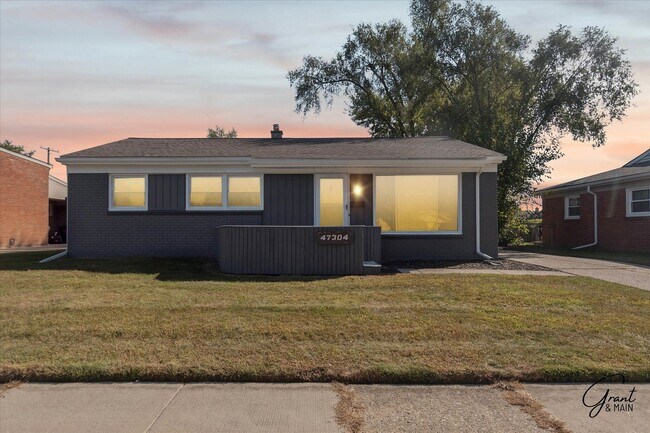 Building Photo - $1995 3 bedroom ranch Shelby TWP