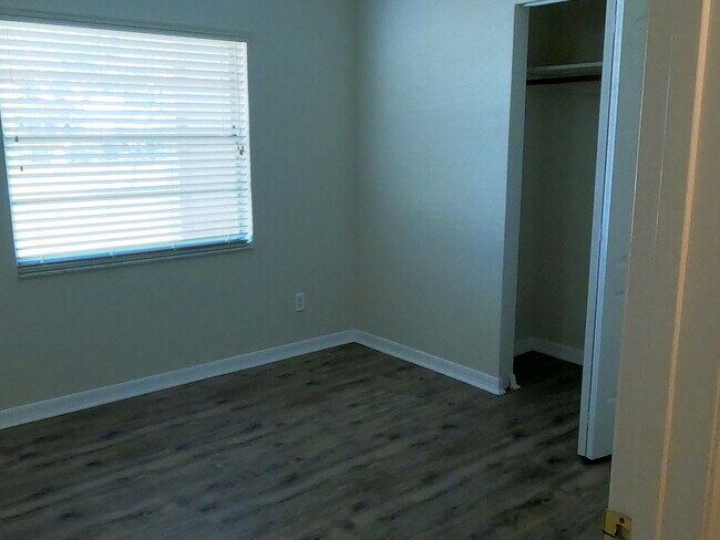 Building Photo - 5168 Taylor Ave