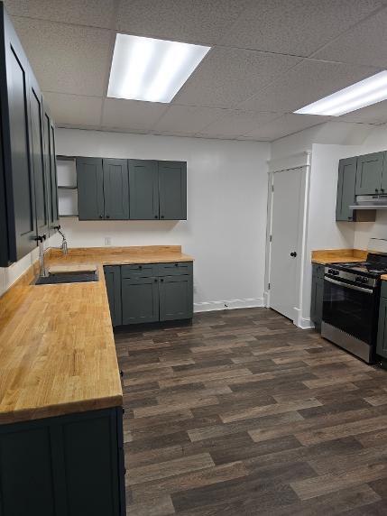 Kitchen - 1412 Lane Blvd
