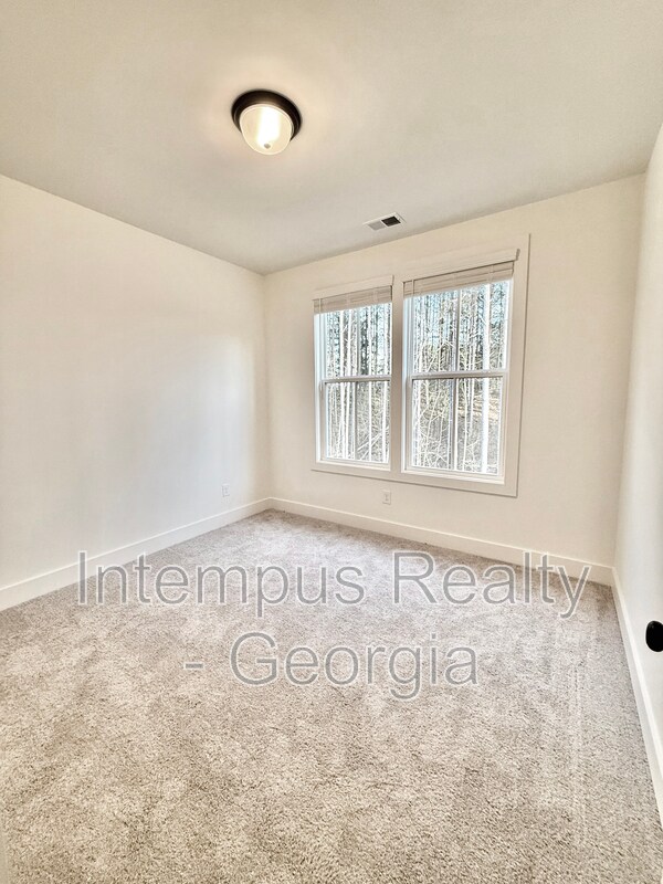 Building Photo - 102 Pinecone Pkwy