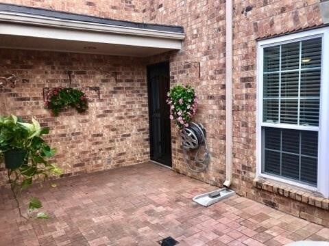 Building Photo - 600 Wilcrest Dr