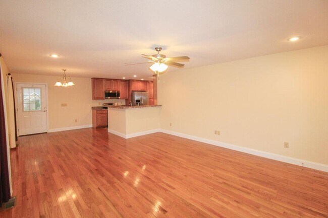 Building Photo - 241 Sweetgrass Ln