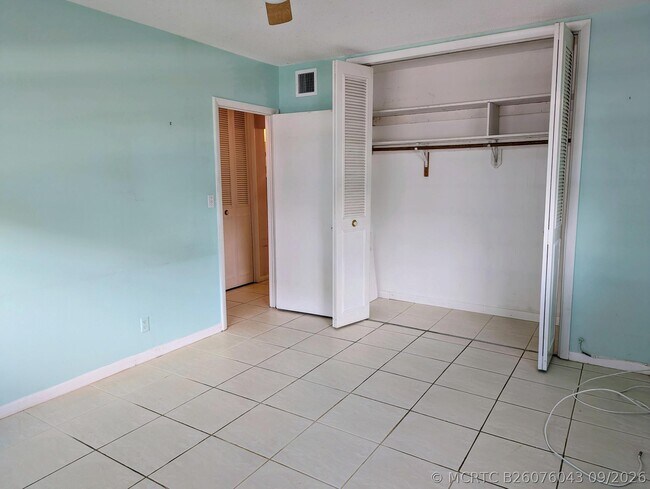 Building Photo - 1481 S Ocean Blvd