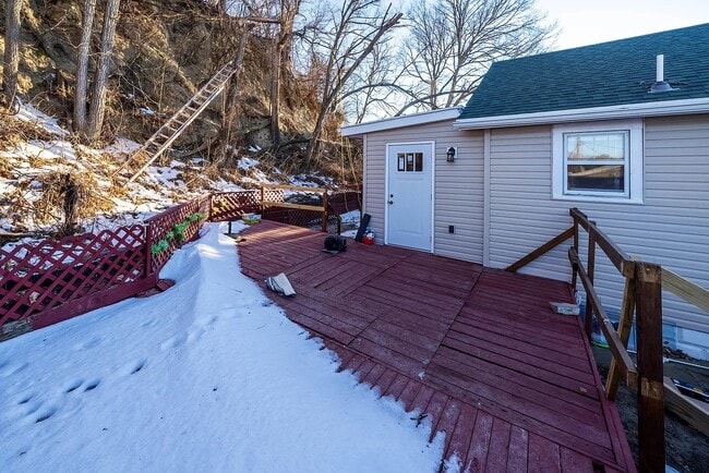 Building Photo - 411 Voorhis St