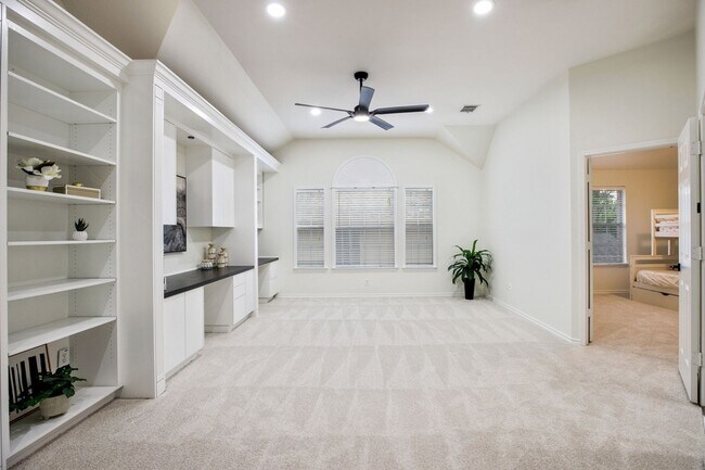 Building Photo - 1417 Cool Springs Dr