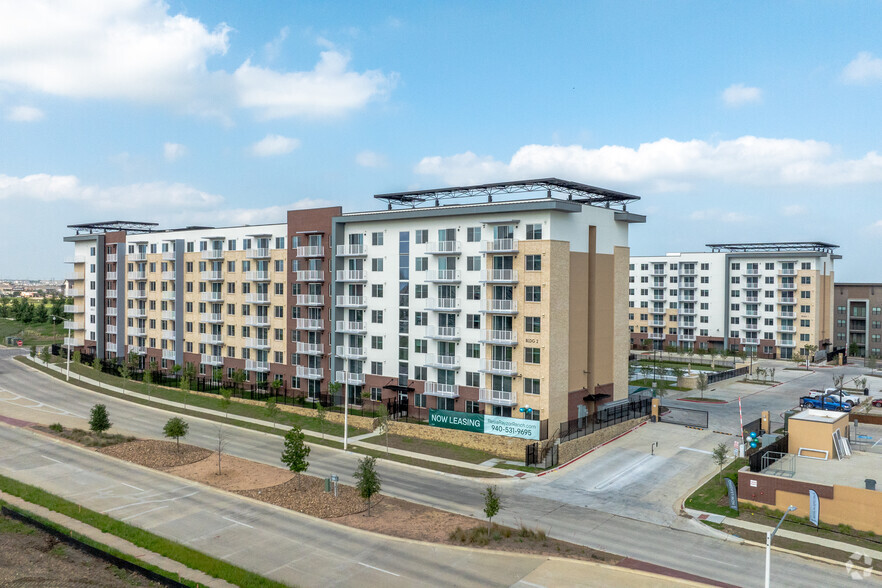 Primary Photo - Resia Rayzor Ranch Apartments