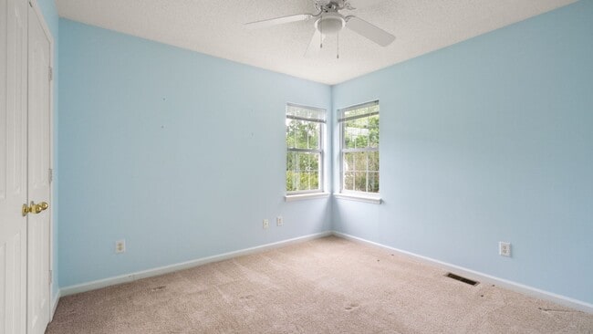 Building Photo - 3BR 2.5BA Cul-de-sac House with Loft in To...